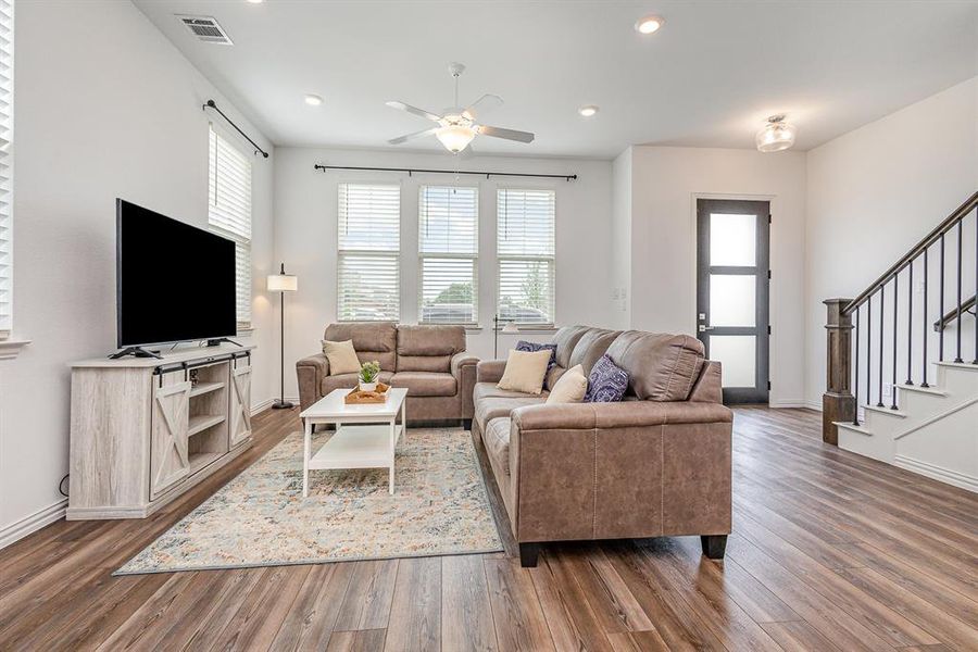 Furnished interior view inside a new home in , Dallas (Image 24). Furnished interior view inside a new home in , Dallas (Image 24).