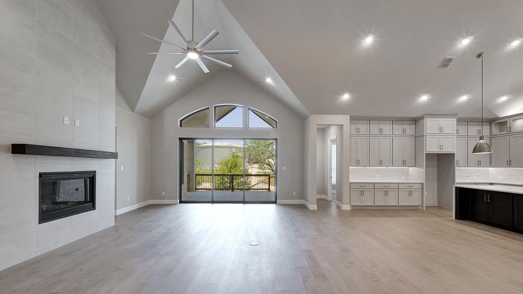 Image 40 of a home in Esperanza 80'.