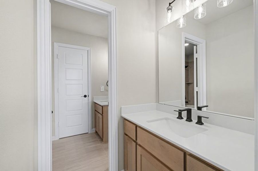 Furnished interior view inside a new home in Sagebrush Addition, Midlothian (Image 11). Furnished interior view inside a new home in Sagebrush Addition, Midlothian (Image 11).