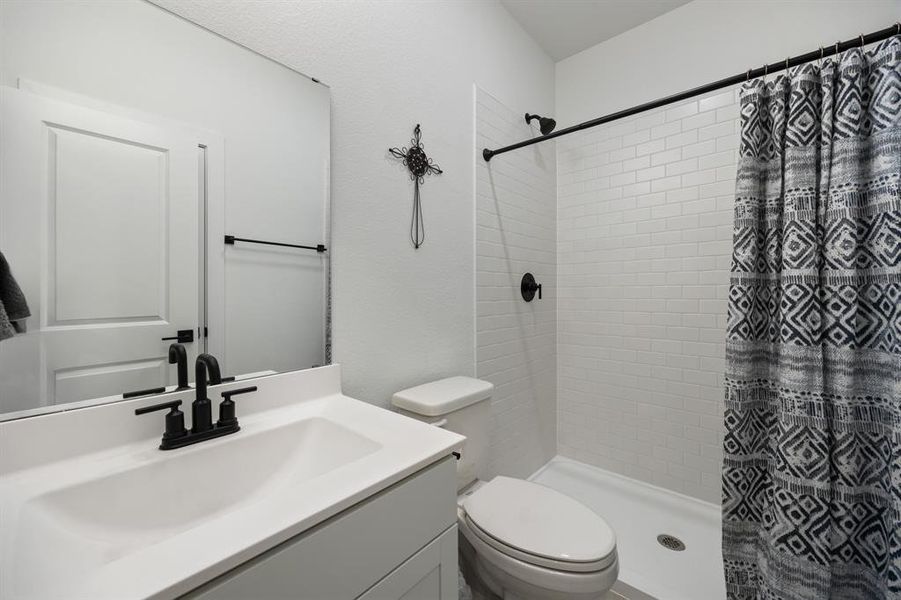 Furnished interior view inside a new home in Rolling Ridge, Van Alstyne (Image 30).