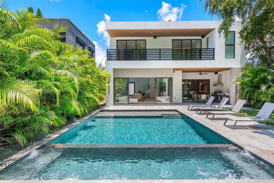 Exterior details and patio area of a home in , Miami (Image 3).