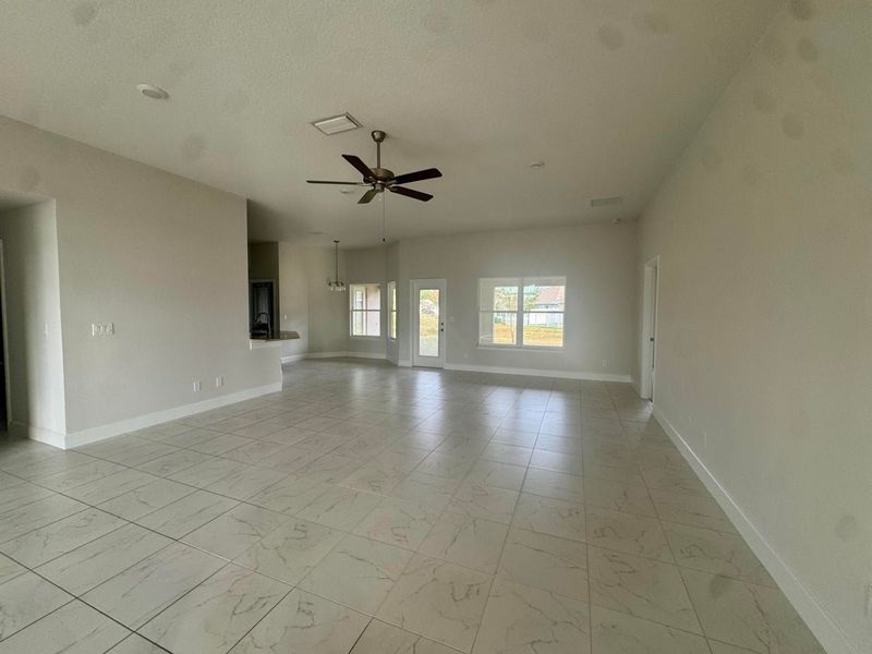 Spacious, unfurnished interior of a new home in Waterstone 72, Fort Pierce (Image 4).