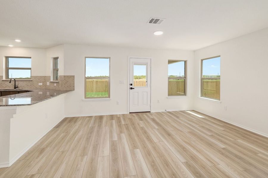 Spacious, unfurnished interior of a new home in Stoney Chase, Del Valle (Image 23). Spacious, unfurnished interior of a new home in Stoney Chase, Del Valle (Image 23).
