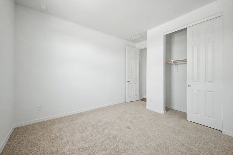 Spacious, unfurnished interior of a new home in Las Ventanas - RV Collection, Goodyear (Image 15).