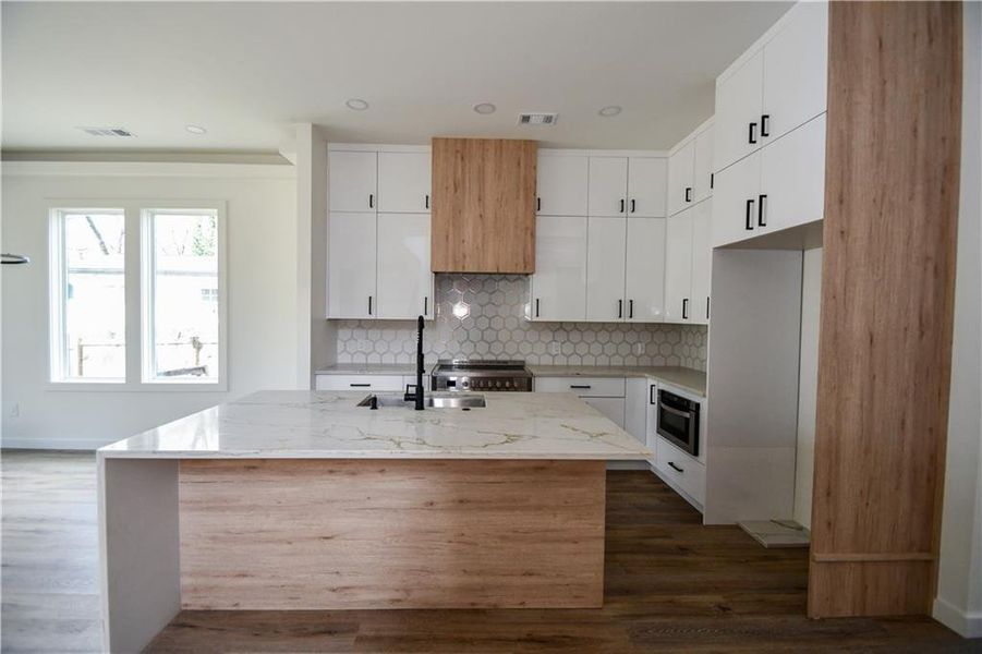 Image 40 of a home in .