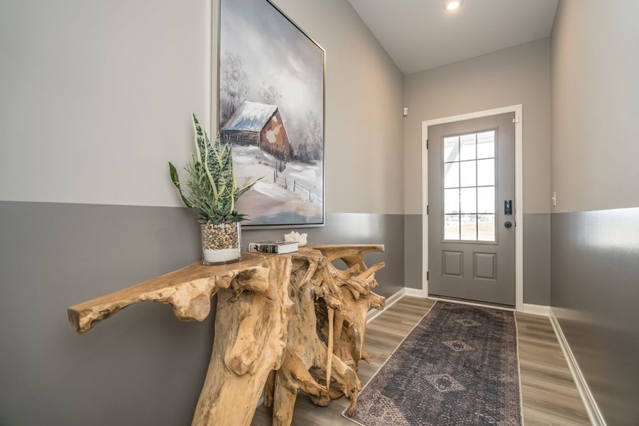 Representative furnished interior of a home built from the DaVinci by Fischer Homes in Sage Woods, Dallas (Image 15).