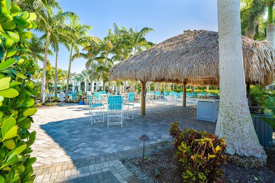 Community amenities in , Englewood (Image 34).