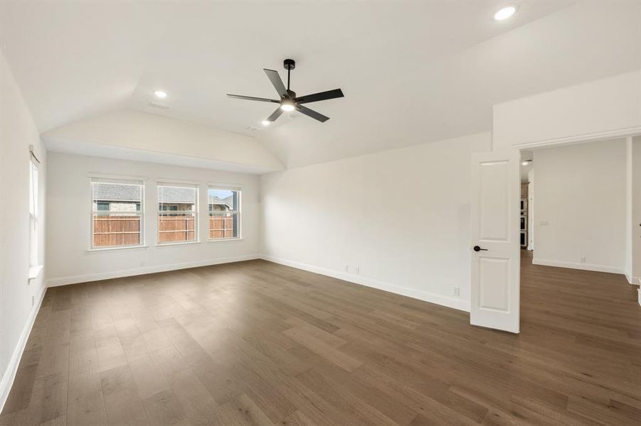 Spacious, unfurnished interior of a new home in Timberbrook, Justin (Image 34).