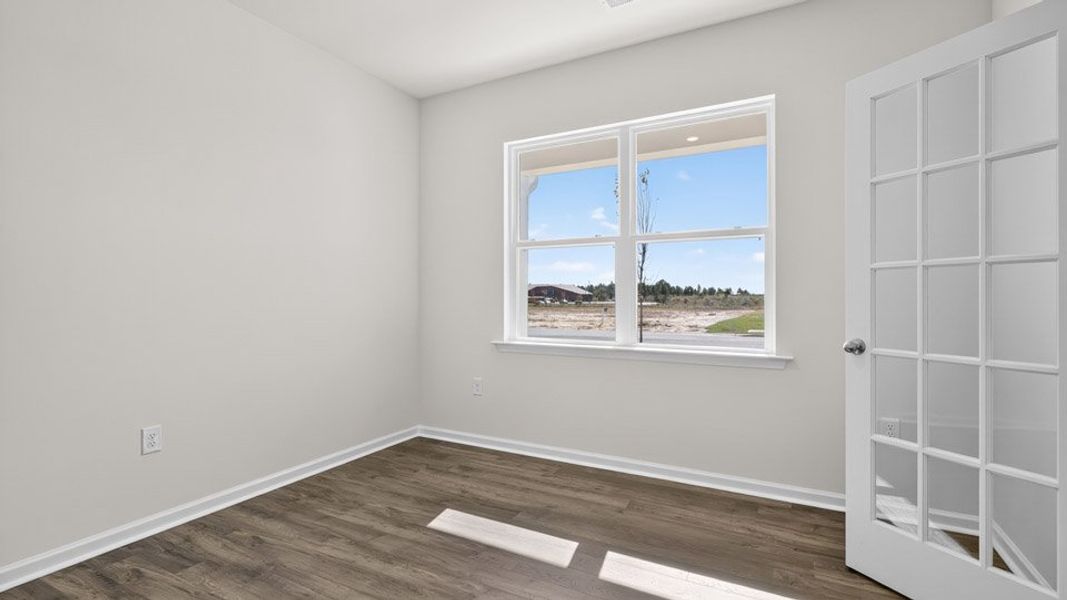 Spacious, unfurnished interior of a new home in Martin Farms, Aberdeen (Image 12).