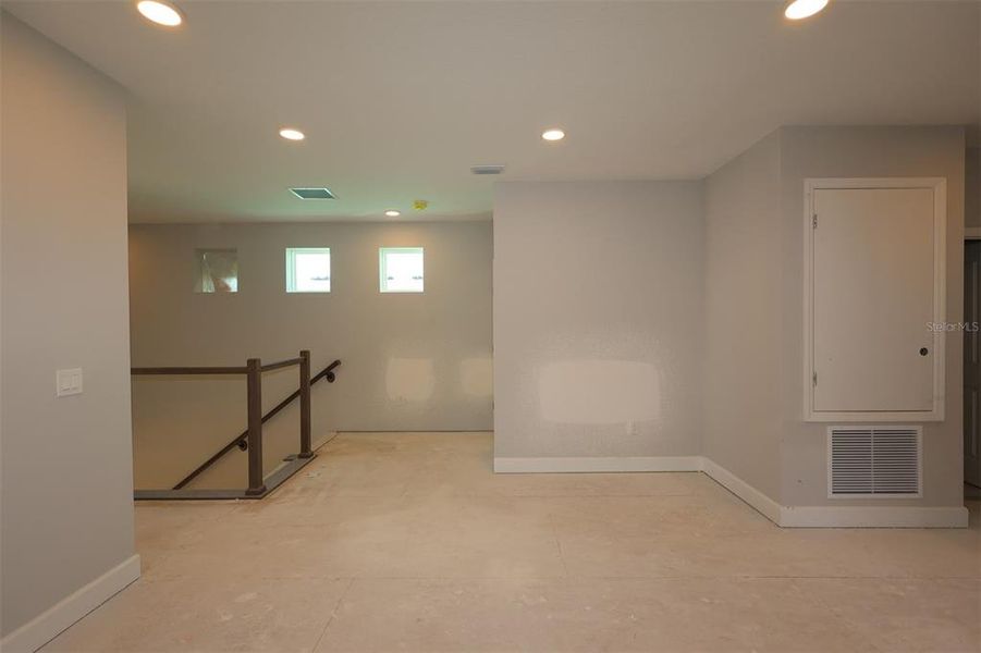 Spacious, unfurnished interior of a new home in Lake Star at Ovation, Winter Garden (Image 6).