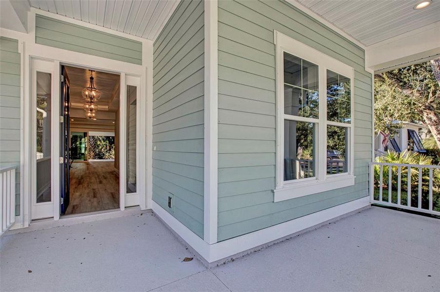 Exterior details and patio area of a home in , Palm Coast (Image 3).