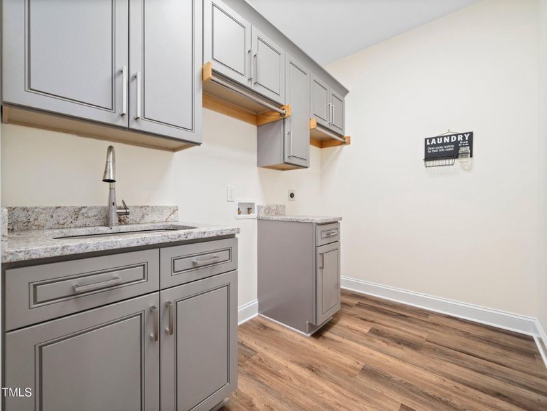 71069E01-8652-4941-8F11-64394ECE4A26