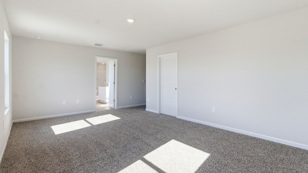 Spacious, unfurnished interior of a new home in Wesley Park, Crawfordville (Image 25).