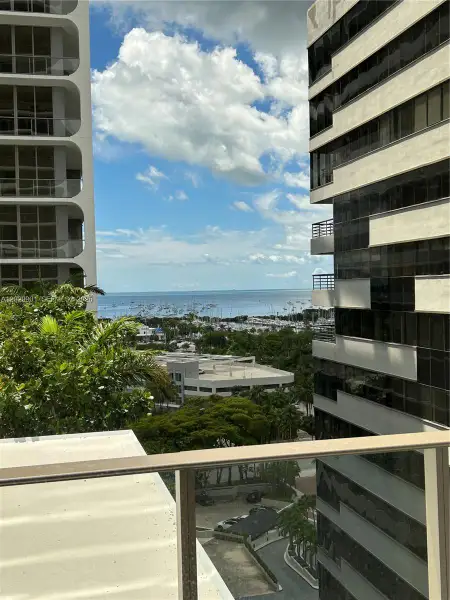 Condo located in Miami, FL showcasing its design and architecture (Image 21).