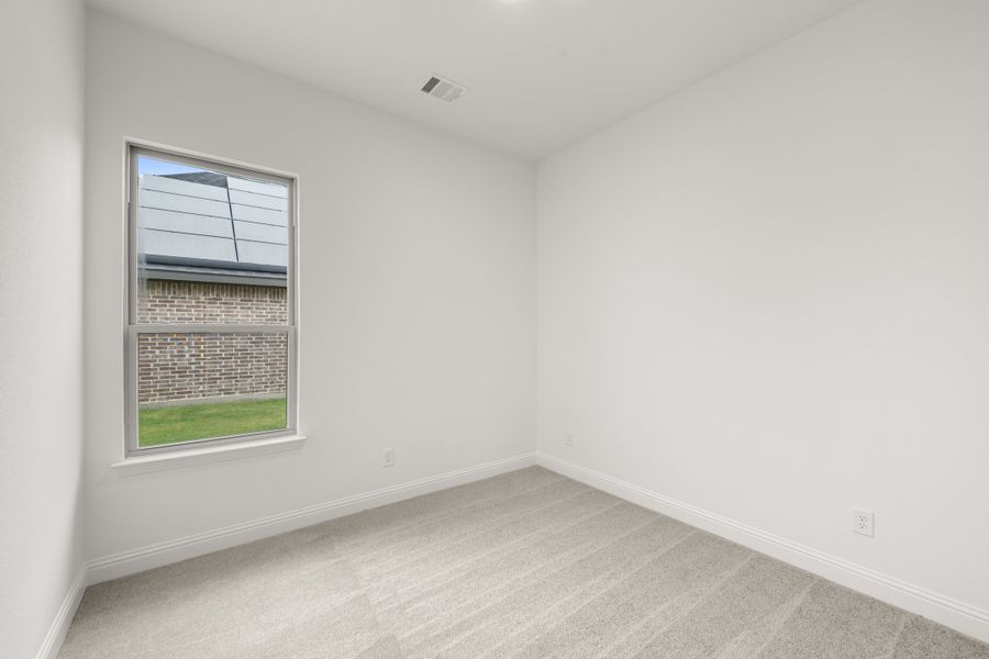 Spacious, unfurnished interior of a new home in Vista Point, Grandview (Image 15).