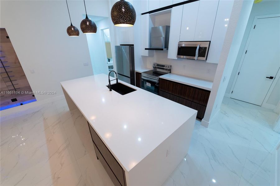 Furnished interior view inside a new home in , Cape Coral (Image 8).