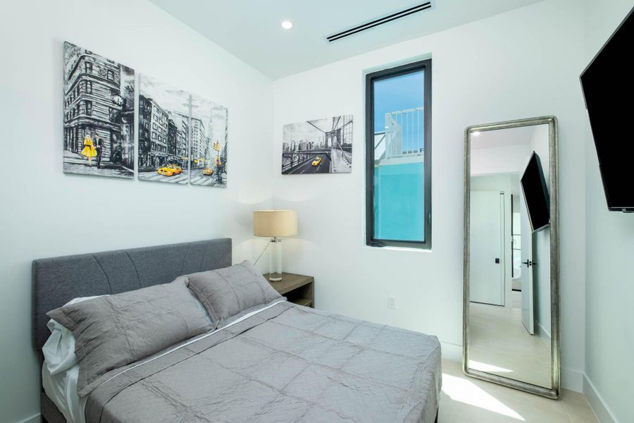 Furnished interior view inside a new home in , Key Largo (Image 31).