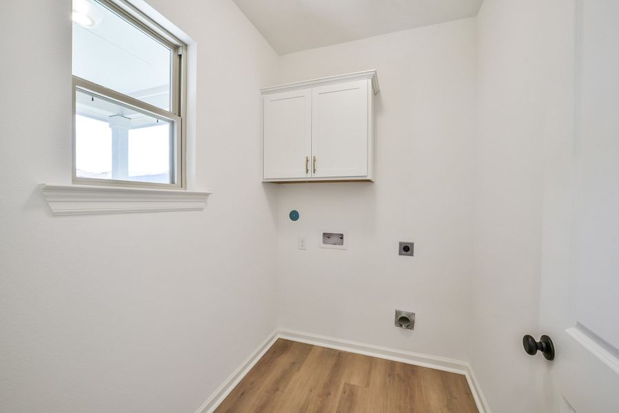 Spacious, unfurnished interior of a new home in Mostyn Springs, Magnolia (Image 29).