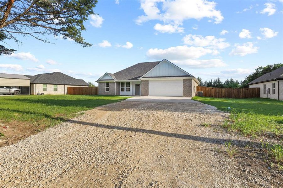 Exterior details and patio area of a home in , Ector (Image 22).