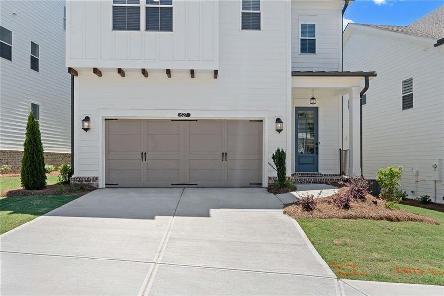 Exterior details and patio area of a home in Aberdeen, Hoschton (Image 4).