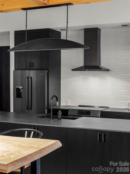 Main Level Kitchen Main Level Kitchen