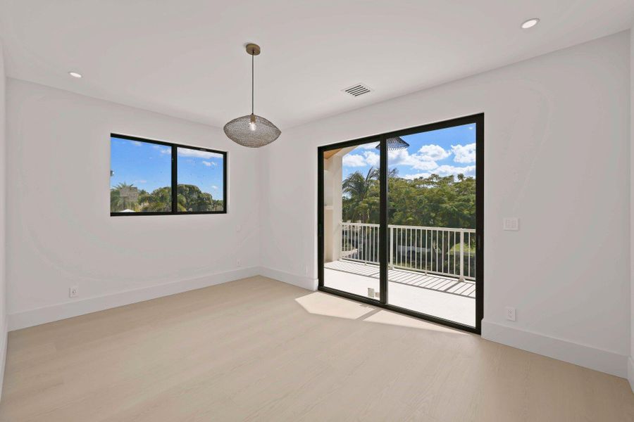 Spacious, unfurnished interior of a new home in , Delray Beach (Image 25). Spacious, unfurnished interior of a new home in , Delray Beach (Image 25).