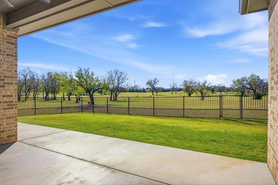 Exterior details and patio area of a home in , Granbury (Image 4).