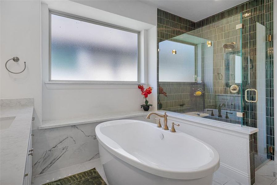 Furnished interior view inside a new home in , Irving (Image 9).