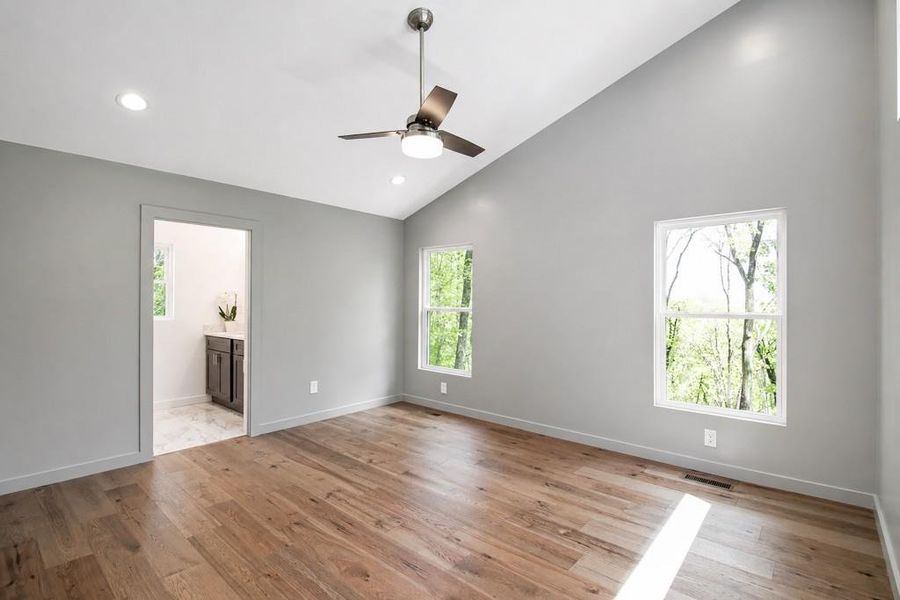 Spacious, unfurnished interior of a new home in , Blue Ridge (Image 25).