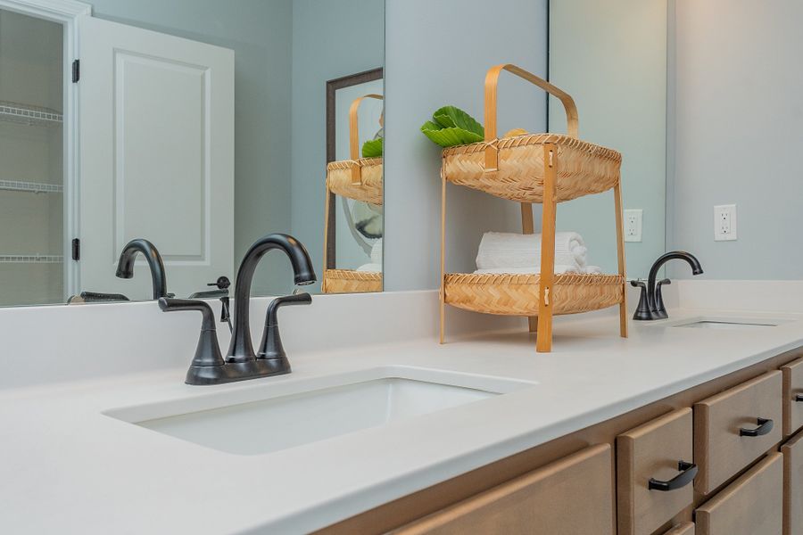 The Braselton II - Primary Suite Bathroom