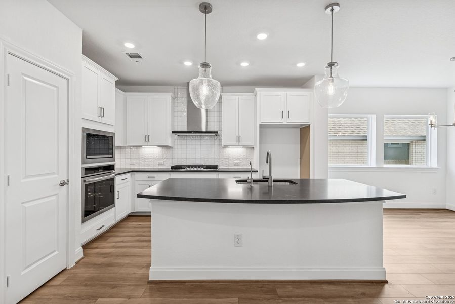 Furnished interior view inside a new home in Ladera - High Point 45', San Antonio (Image 7). Furnished interior view inside a new home in Ladera - High Point 45', San Antonio (Image 7).