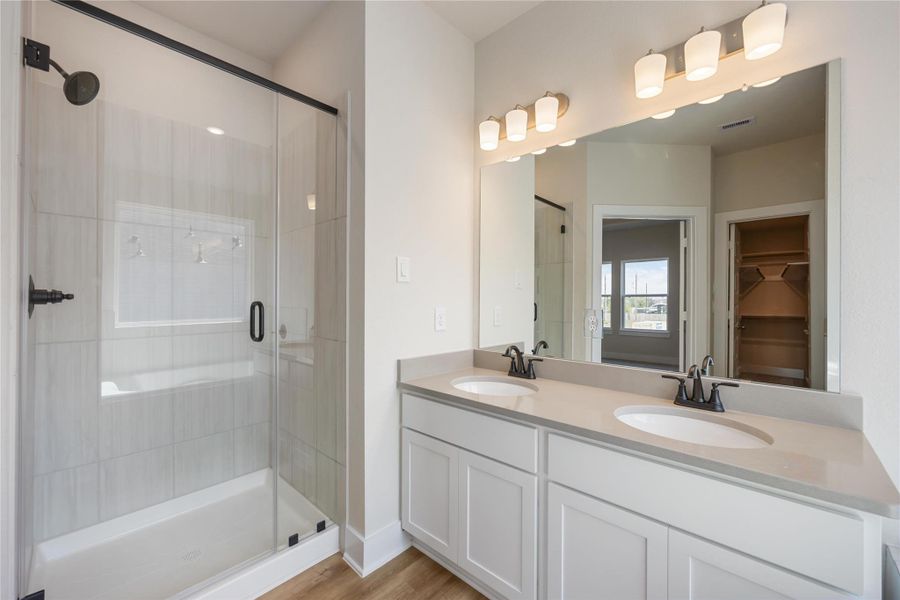 Furnished interior view inside a new home in Alicante, Houston (Image 8). Furnished interior view inside a new home in Alicante, Houston (Image 8).