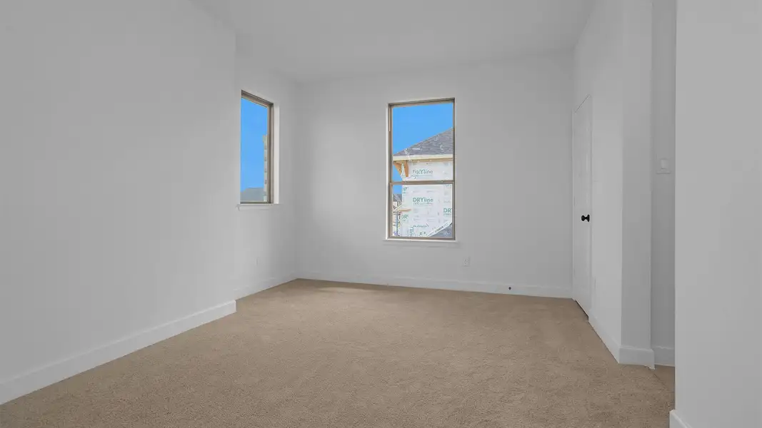 Spacious, unfurnished interior of a new home in Katy Court 70', Katy (Image 7).