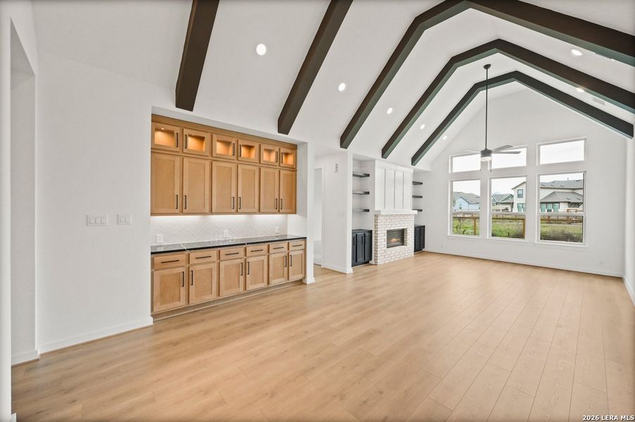 Spacious, unfurnished interior of a new home in The Crossvine, Schertz (Image 16).