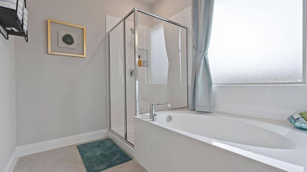 Furnished interior view inside a new home in Lakeview Pointe, Grand Prairie (Image 24).