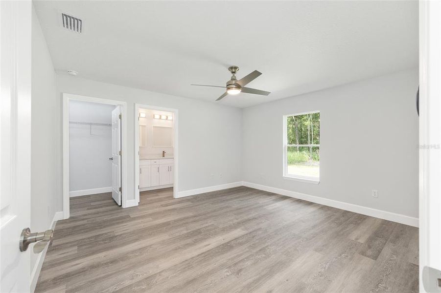 Spacious, unfurnished interior of a new home in , Dunnellon (Image 12).