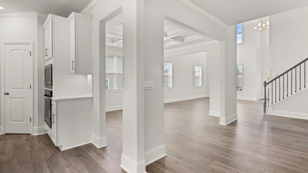 Spacious, unfurnished interior of a new home in Haven Abbey, Cumming (Image 30).
