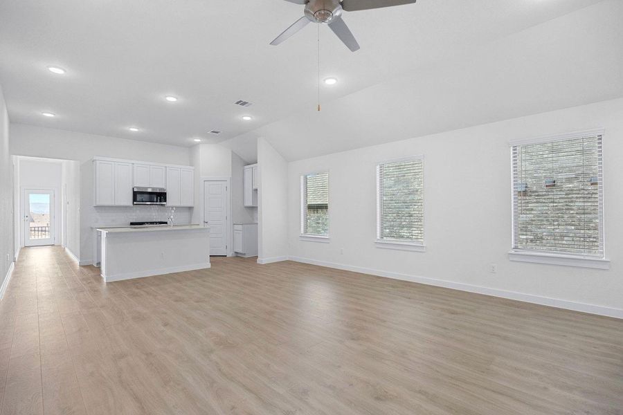 Spacious, unfurnished interior of a new home in Lakeside at Tessera, Lago Vista (Image 24). Spacious, unfurnished interior of a new home in Lakeside at Tessera, Lago Vista (Image 24).