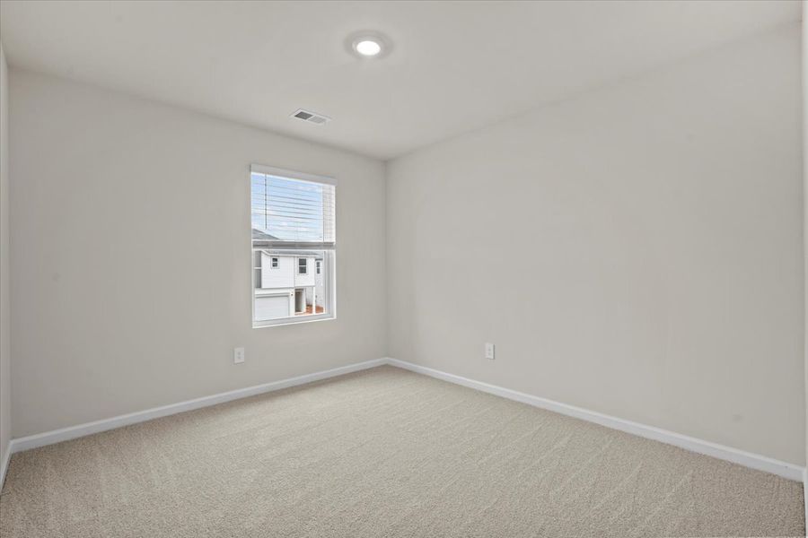 Spacious, unfurnished interior of a new home in Pleasant Brook, Piedmont (Image 18).