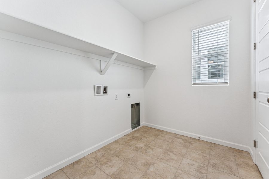 Representative unfurnished interior of a home built from the Bailey by Taylor Morrison in Trailstone Town Collection, Arvada (Image 21).