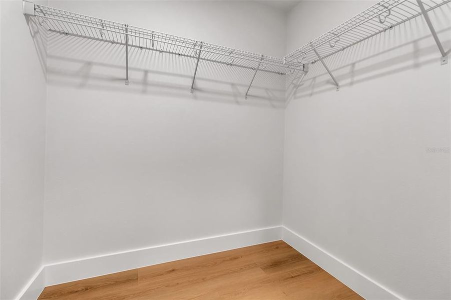 Spacious, unfurnished interior of a new home in , Venice (Image 79).