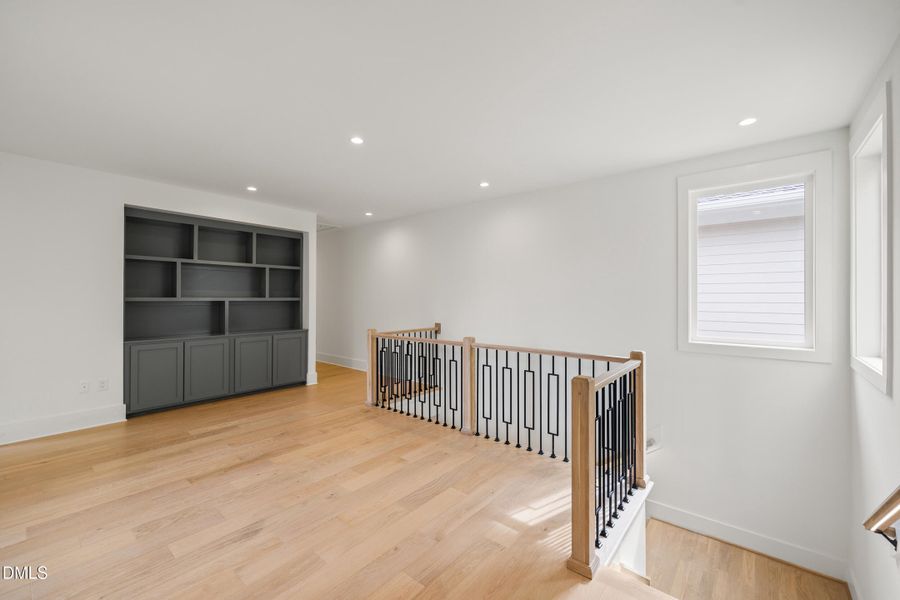 38 -2817 claremont rd, interior