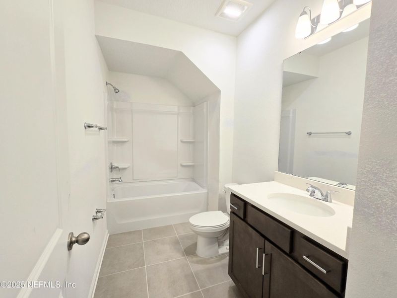 Furnished interior view inside a new home in Hyland Trail, Green Cove Springs (Image 6). Furnished interior view inside a new home in Hyland Trail, Green Cove Springs (Image 6).