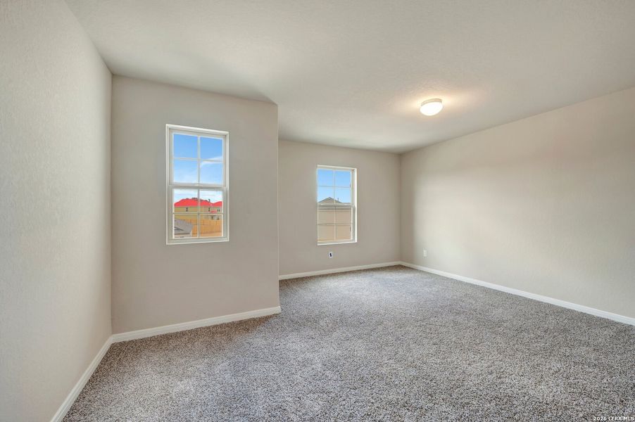 Spacious, unfurnished interior of a new home in Agave, San Antonio (Image 13).
