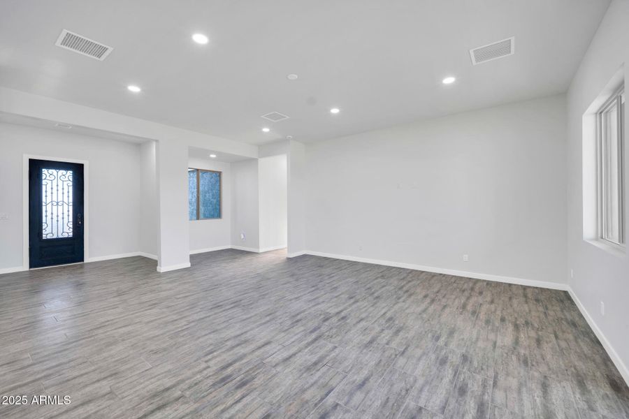 22548 W Huntington Dr-5_(2048) 22548 W Huntington Dr-5_(2048)