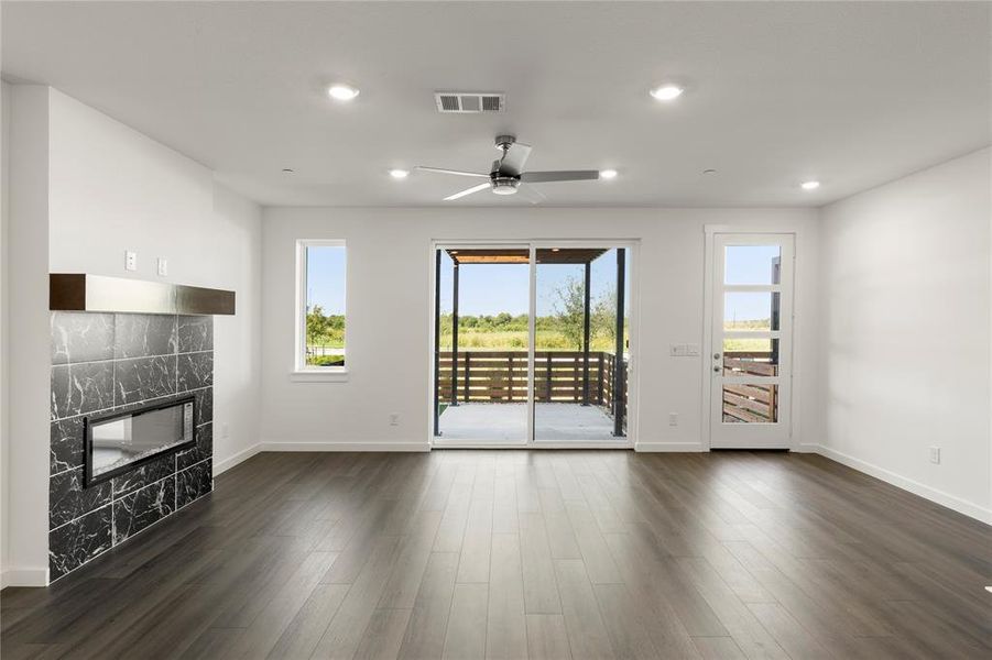 Spacious, unfurnished interior of a new home in Ten Mile Creek, Celina (Image 15).