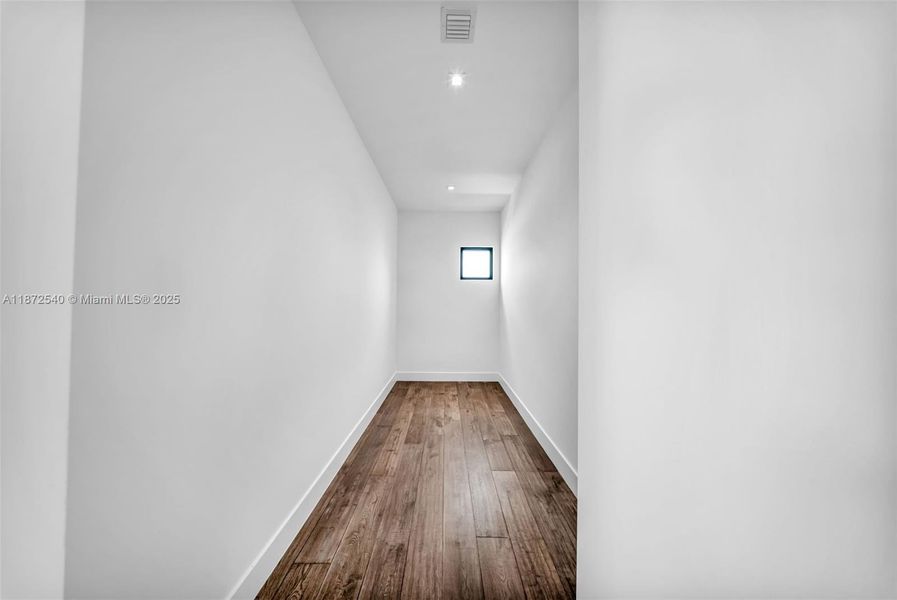 Image 53 of a home in .