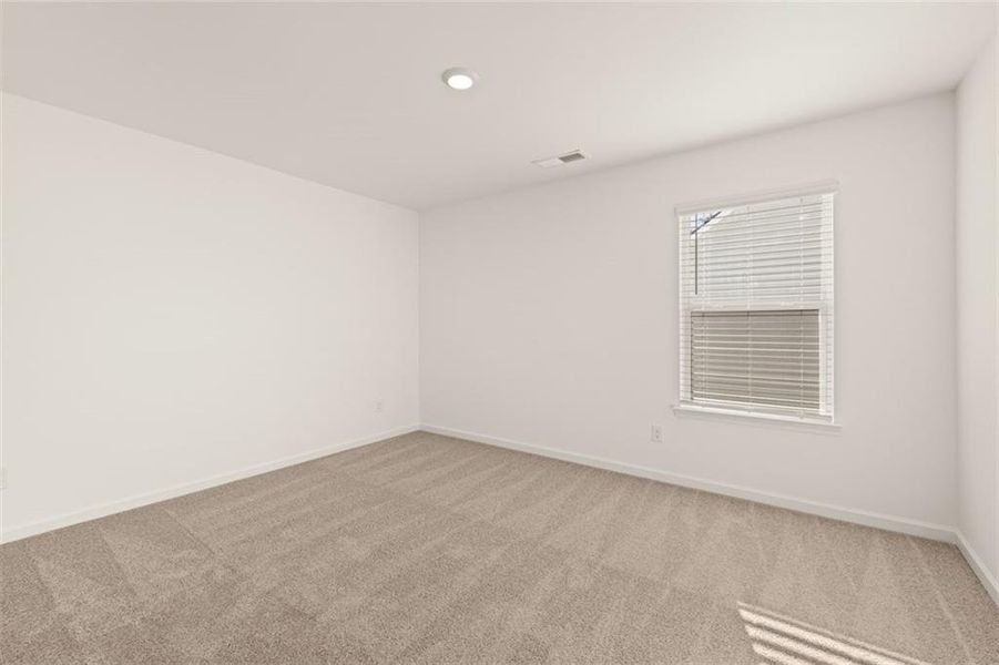 Spacious, unfurnished interior of a new home in Evergreen Crossing, Locust Grove (Image 37).