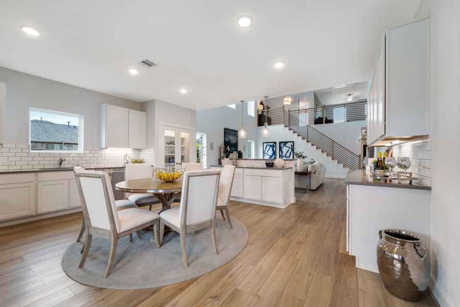 Furnished interior view inside a new home in Saddlebrook Estates, Waxahachie (Image 13). Furnished interior view inside a new home in Saddlebrook Estates, Waxahachie (Image 13).