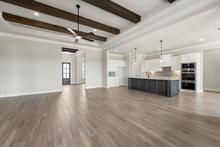 Spacious, unfurnished interior of a new home in Eagle Ridge Estates, Weatherford (Image 29).